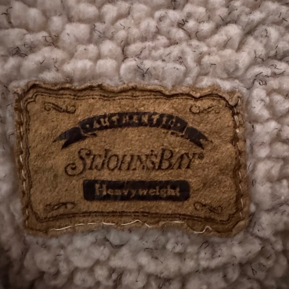 White Pullover - Picture 3 of 3
